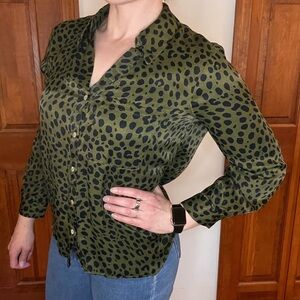 ZARA Women’s Leopard Print Green Button Down Shirt Size Medium
